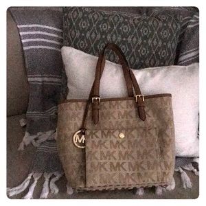Michael Kors Bucket Tote